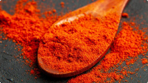 Páprica doce e páprica picante ou defumada.